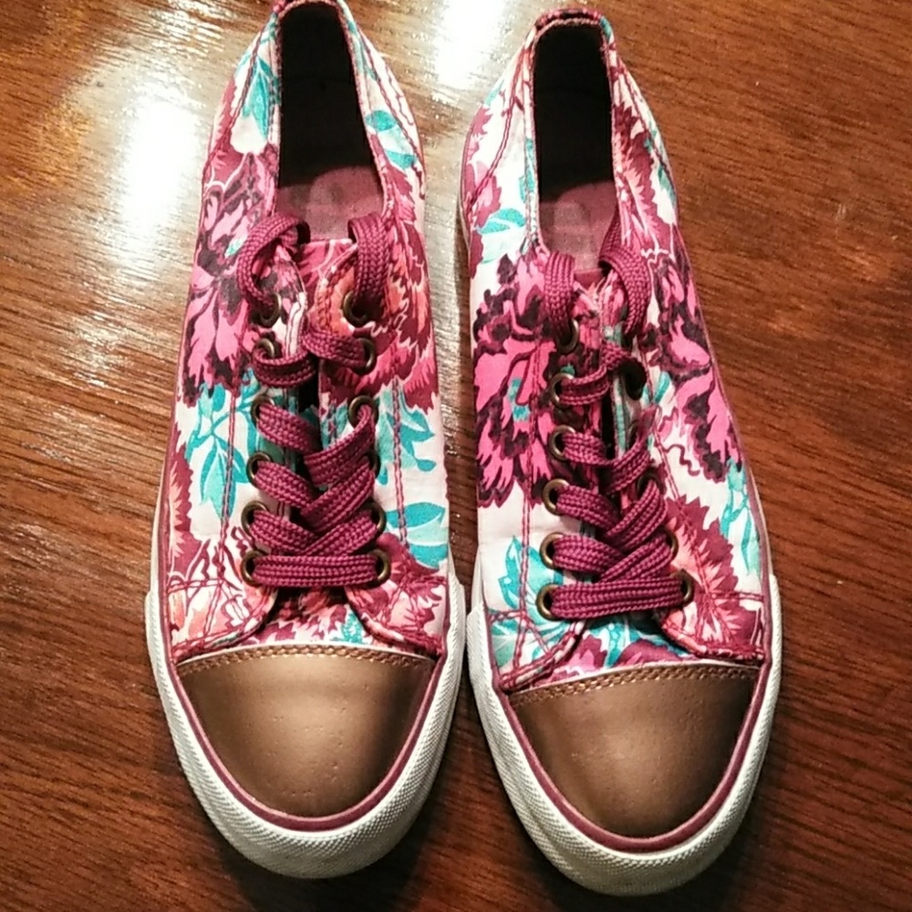 Twiggy London Sneakers